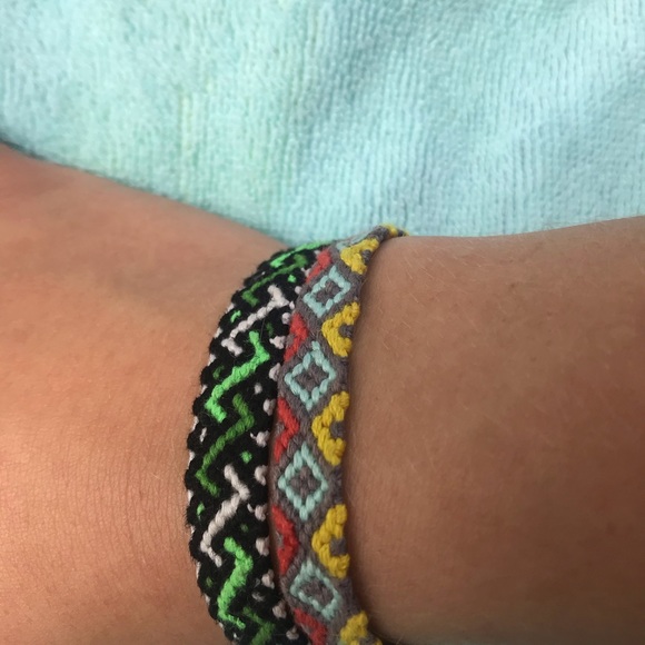 A handmade colorful friendship bracelet - Picture 2 of 9